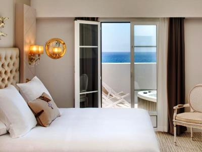 bedroom - hotel grand hotel des sablettes plage - la seyne sur mer, france