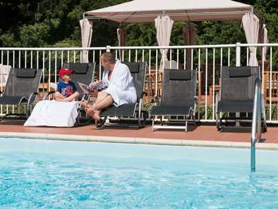 outdoor pool - hotel novotel roissy saint-witz - st witz, france