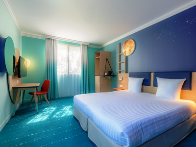 bedroom - hotel grand magic - paris disneyland, france