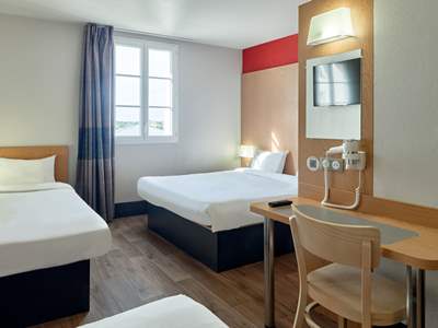 bedroom 3 - hotel b and b hotel near disneyland paris - paris disneyland, france
