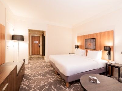bedroom 2 - hotel radisson blu marne la vallee - paris disneyland, france