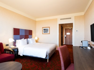 bedroom 5 - hotel radisson blu marne la vallee - paris disneyland, france