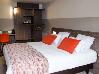 bedroom - hotel best western agen le passage - le passage, france