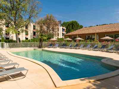 outdoor pool - hotel novotel pont de l'arc fenouilleres - aix en provence, france