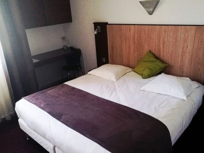 bedroom 1 - hotel adonis arc hotel aix - aix en provence, france