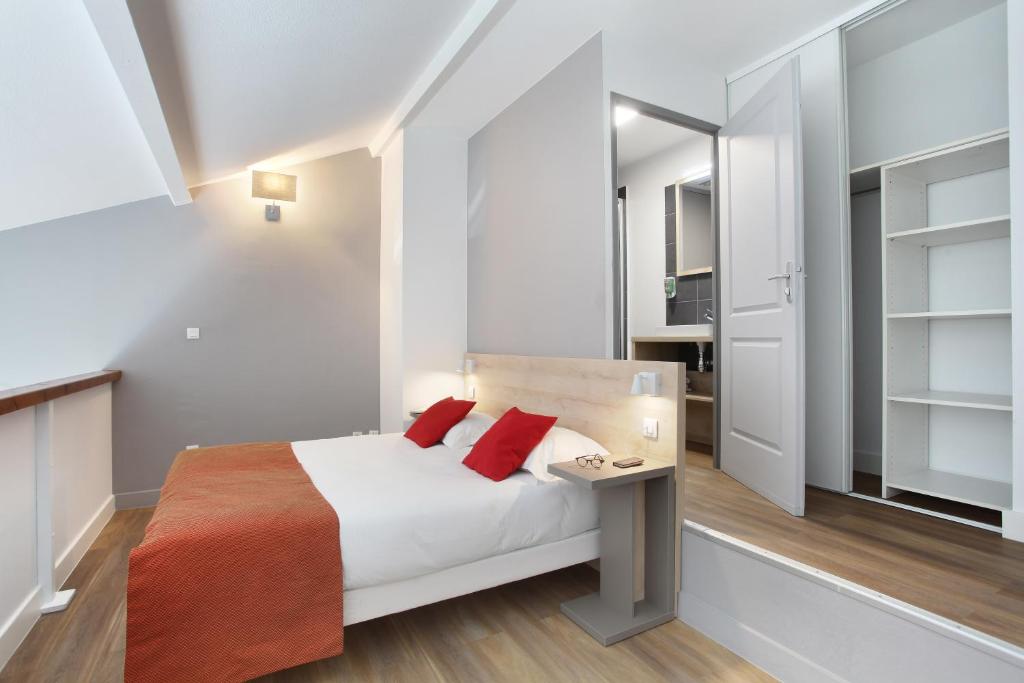 bedroom - hotel odalys city le clos de la chartreuse - aix en provence, france