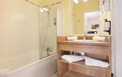 bathroom - hotel appart'hotel odalys city l'atrium - aix en provence, france