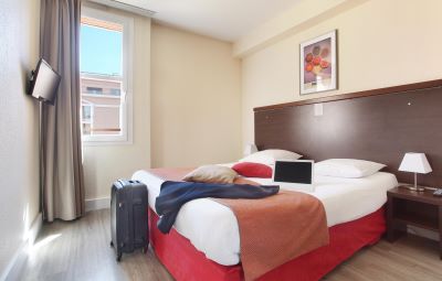 standard bedroom - hotel appart'hotel odalys city l'atrium - aix en provence, france