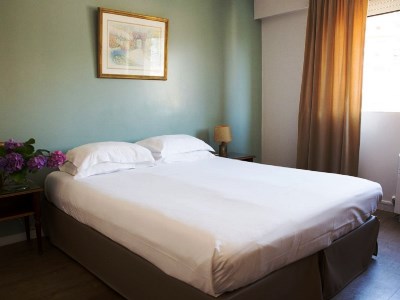 bedroom - hotel hotel albion - ajaccio, france