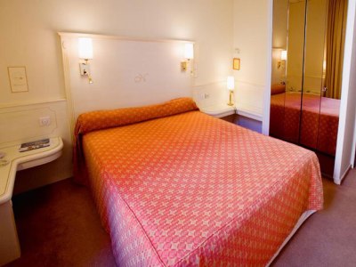 bedroom 1 - hotel napoleon - ajaccio, france