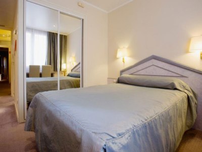 bedroom 3 - hotel napoleon - ajaccio, france