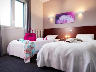 bedroom 1 - hotel logis grand hotel d'orleans - albi, france
