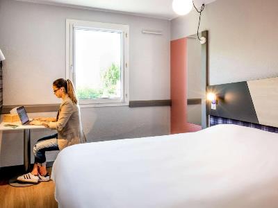 bedroom 1 - hotel greet hotel annecy cran gevrier - annecy, france