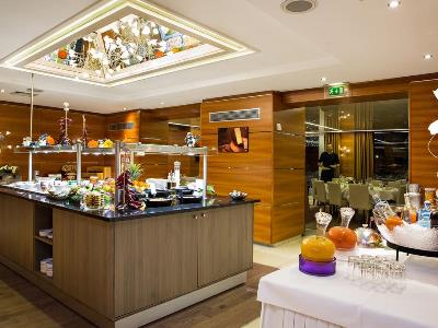 restaurant - hotel l'imperial palace - annecy, france