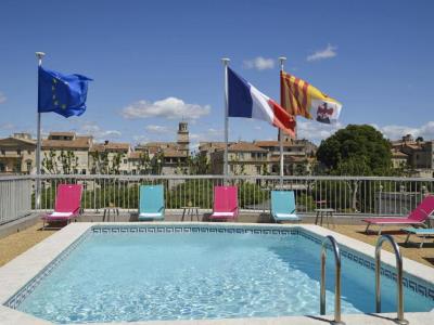 outdoor pool - hotel hotel atrium - arles, france