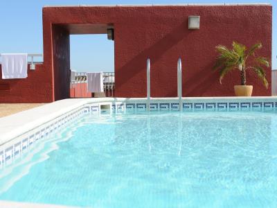 outdoor pool - hotel best western atrium - arles, france
