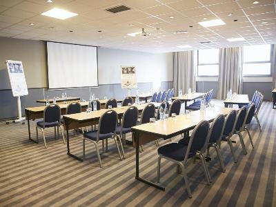 conference room - hotel mercure arras centre gare - arras, france