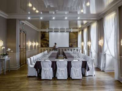 conference room - hotel best western grand de bordeaux - aurillac, france