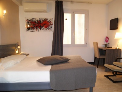 bedroom - hotel danieli - avignon, france