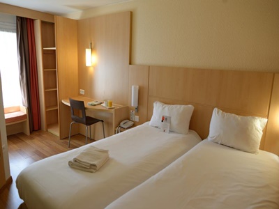 bedroom 3 - hotel ibis avignon centre pont de l'europe - avignon, france