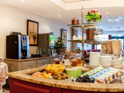 breakfast room - hotel avignon grand - avignon, france