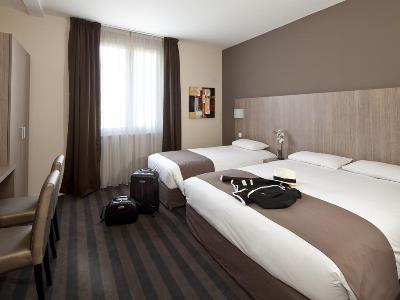 bedroom 4 - hotel bristol - avignon, france