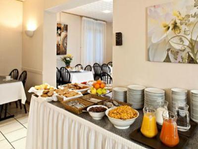 breakfast room - hotel bristol - avignon, france