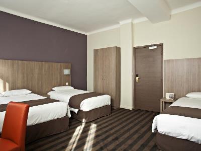 bedroom 6 - hotel bristol - avignon, france