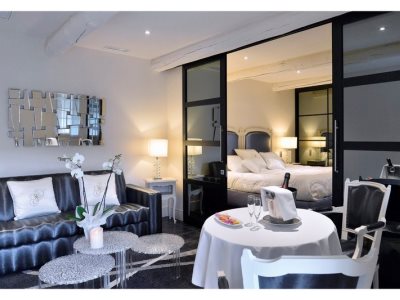 suite - hotel auberge de cassagne and spa - avignon, france