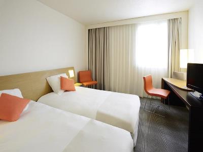 bedroom 1 - hotel novotel bayeux - bayeux, france