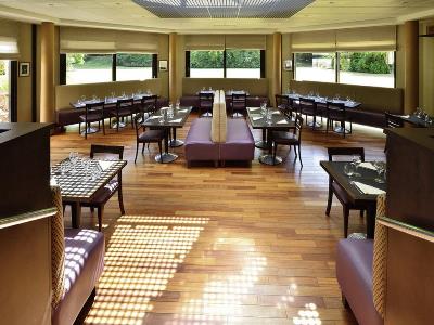 restaurant - hotel novotel bayeux - bayeux, france