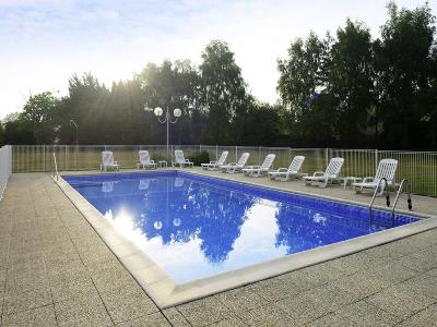 outdoor pool - hotel novotel bayeux - bayeux, france
