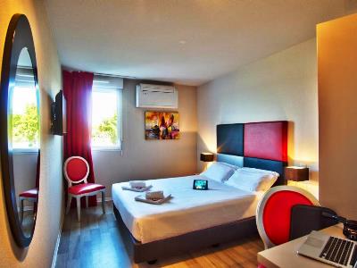 bedroom 2 - hotel adonis bayonne - bayonne, france