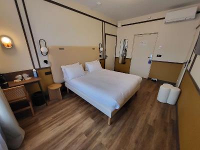 bedroom 2 - hotel best western plus au grand saint jean - beaune, france