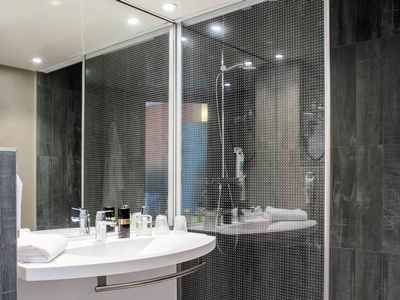 bathroom - hotel ibis beaune centre - beaune, france