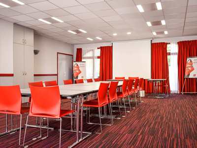 conference room - hotel ibis beaune centre - beaune, france
