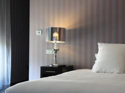 suite - hotel henry ii - beaune, france