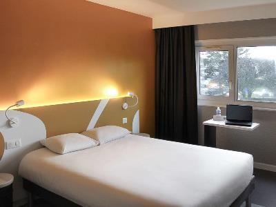 bedroom 1 - hotel ibis styles beauvais - beauvais, france