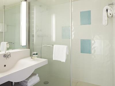 bathroom - hotel novotel belfort centre atria - belfort, france