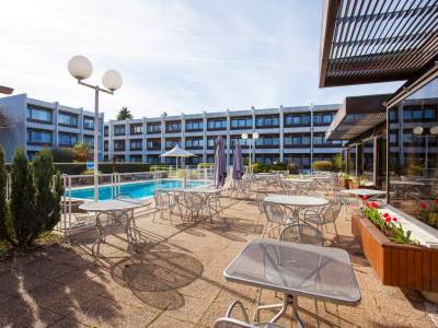 outdoor pool - hotel villa bellagio blois - blois, france