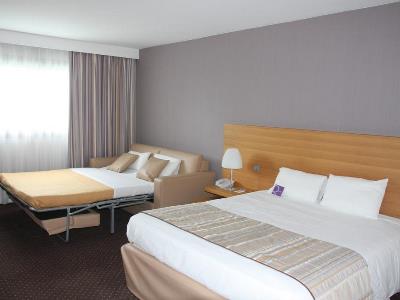 bedroom 1 - hotel mercure bordeaux le lac - bordeaux, france