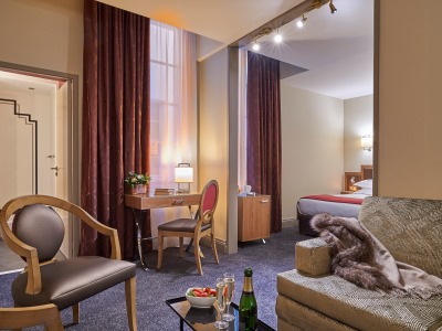 suite 1 - hotel best western premier bayonne etche-ona - bordeaux, france