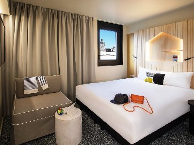 bedroom - hotel life bordeaux gare - bordeaux, france
