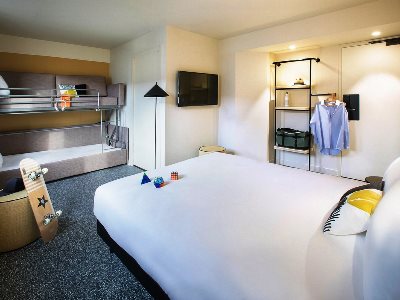 bedroom 3 - hotel life bordeaux gare - bordeaux, france