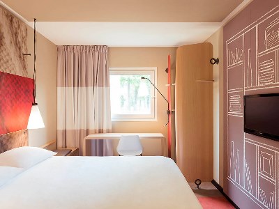 bedroom 2 - hotel ibis centre gare st jean euratlantique - bordeaux, france