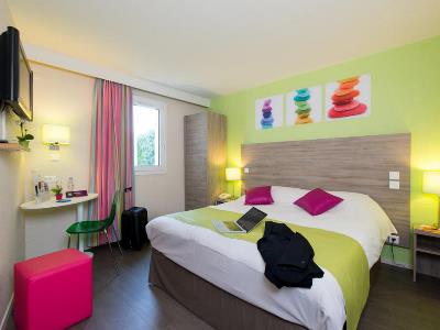bedroom - hotel ibis styles bordeaux gare saint jean - bordeaux, france