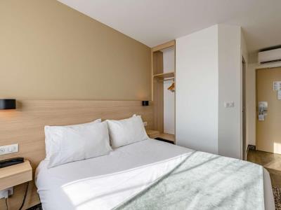 bedroom 4 - hotel sure hotel by best western bordeaux lac - bordeaux, france