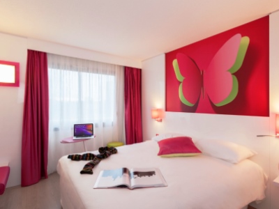 bedroom - hotel ibis styles bordeaux saint medard - bordeaux, france