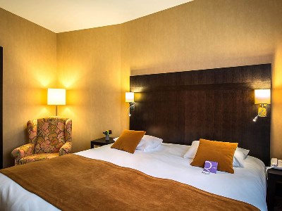 bedroom - hotel mercure chateau chartrons - bordeaux, france
