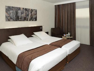 bedroom - hotel mercure caen centre port de plaisance - caen, france